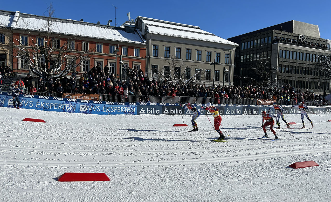 Bilde fra skisprinten på Bragernes torg i Drammen i 2023.